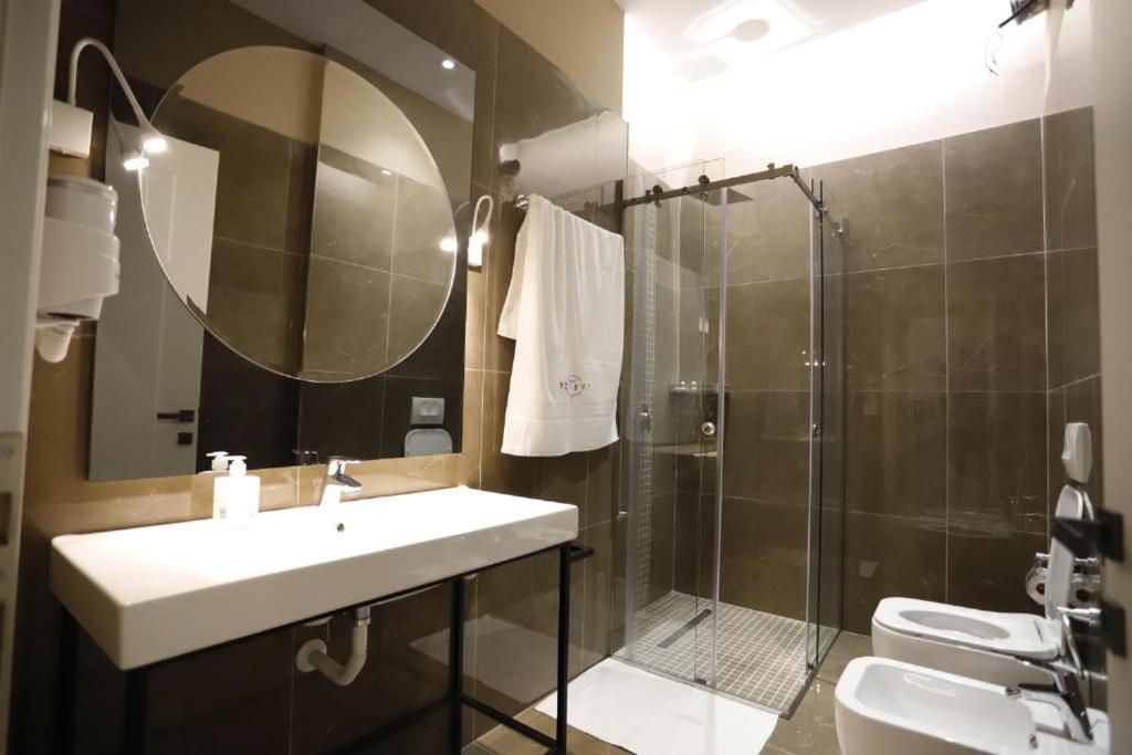 Admiral Hotel Elbasani Quarto foto